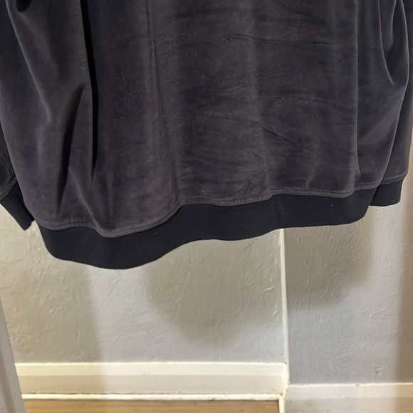 Sweater - Picture 4 of 4